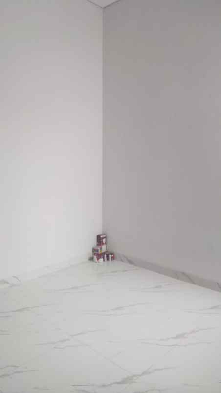 dijual rumah diamond field bedahan