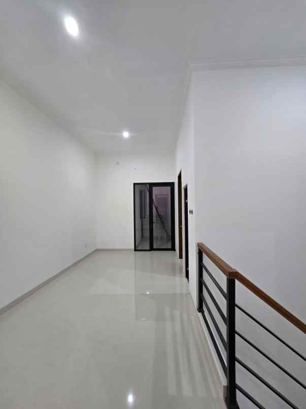 dijual rumah duren sawit