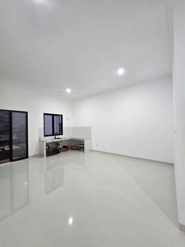 dijual rumah duren sawit