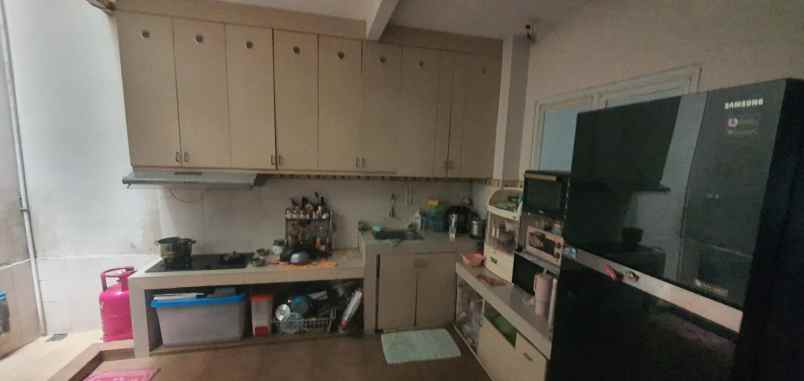 dijual rumah gading griya lestari