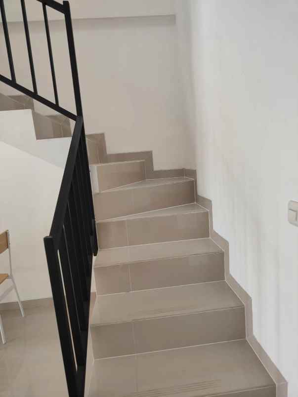 dijual rumah gading griya residence