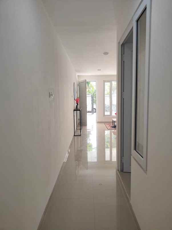 dijual rumah gading griya residence