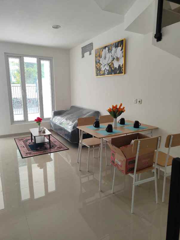 dijual rumah gading griya residence