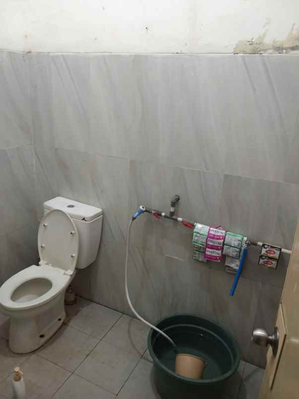 dijual rumah gg makam kampung dukuh rt