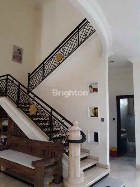 dijual rumah graha family citraland surabaya barat