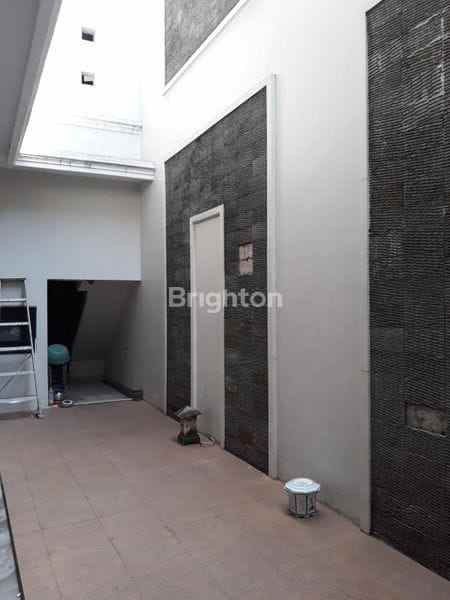 dijual rumah graha family citraland surabaya barat