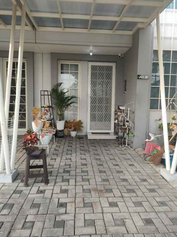 dijual rumah grand pakuwon cluster queensland