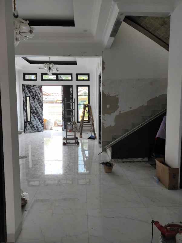 dijual rumah griya loka bsd