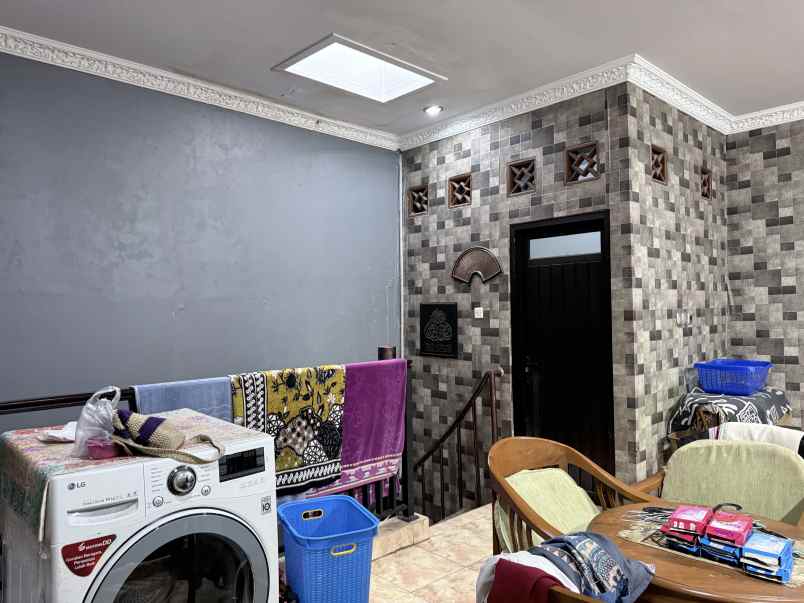dijual rumah hadap taman di griya bintara indah bekasi
