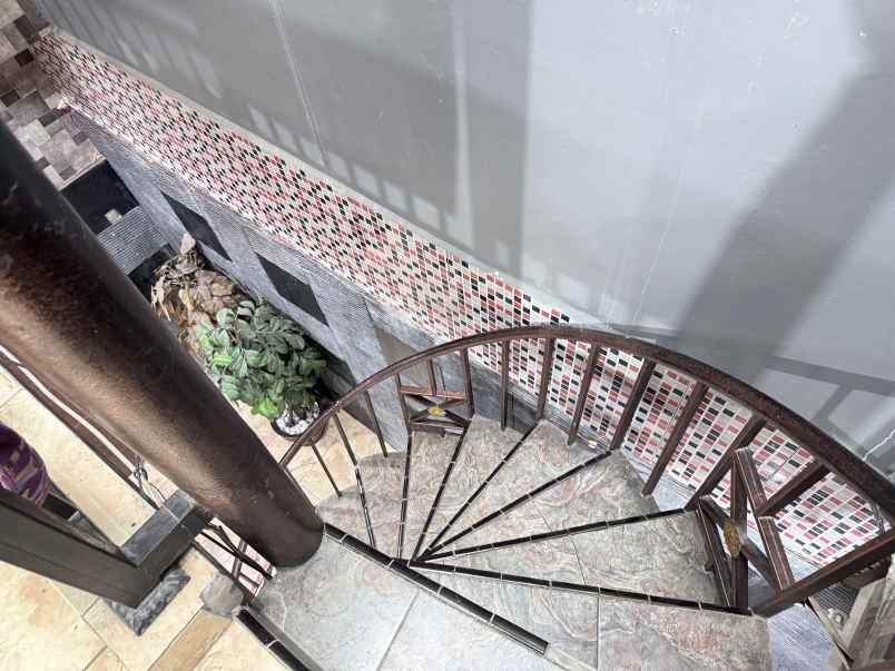 dijual rumah hadap taman di griya bintara indah bekasi