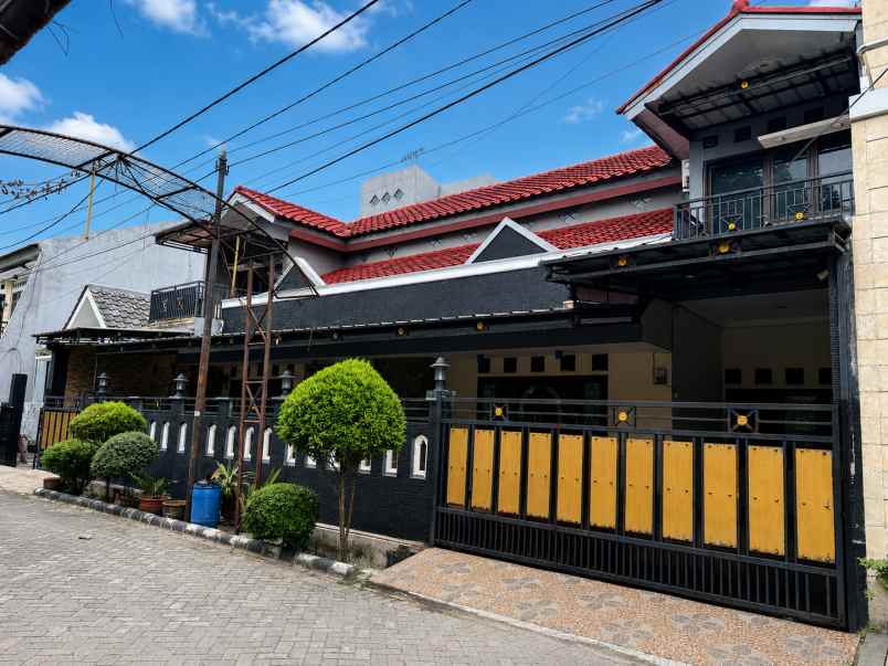dijual rumah hadap taman di griya bintara indah bekasi