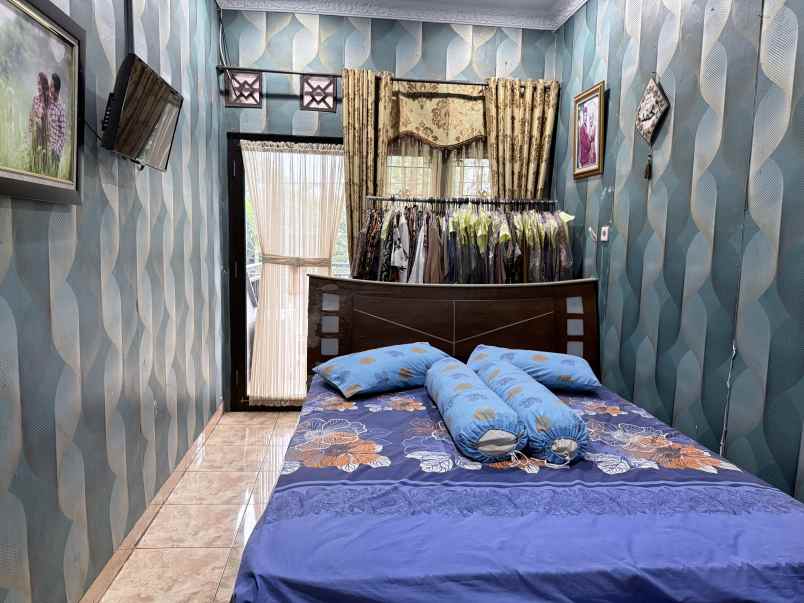 dijual rumah hadap taman di griya bintara indah bekasi