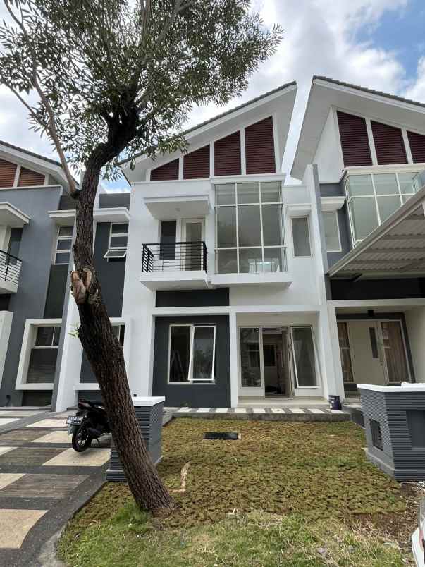dijual rumah imperial golf pakuwon indah