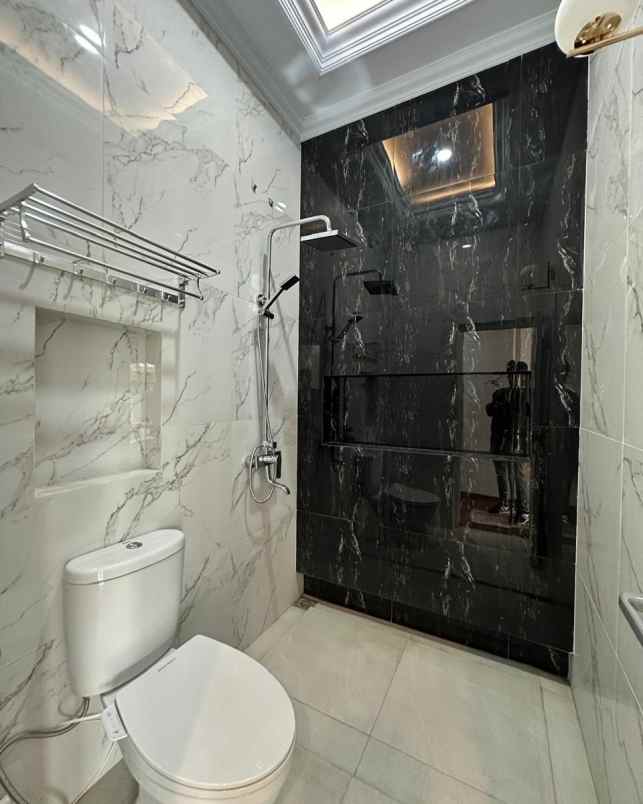 dijual rumah jagakarsa