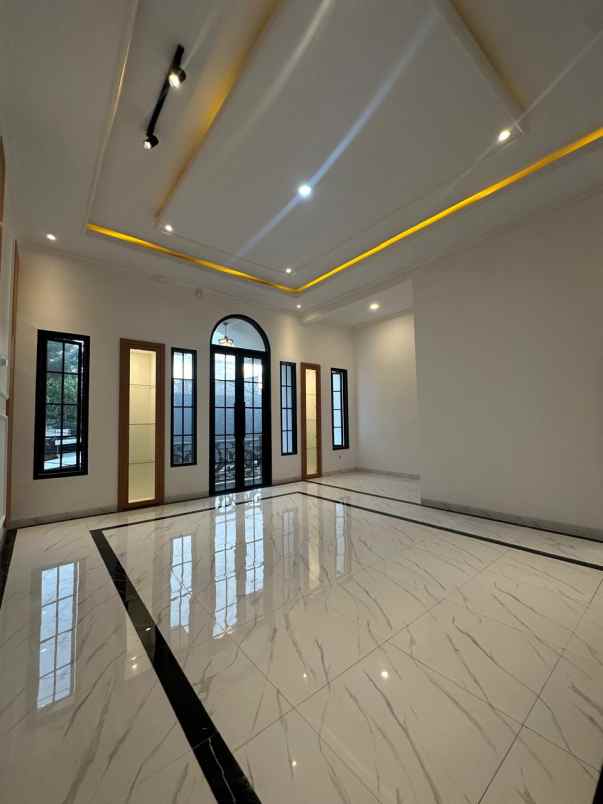 dijual rumah jagakarsa jakarta selatan