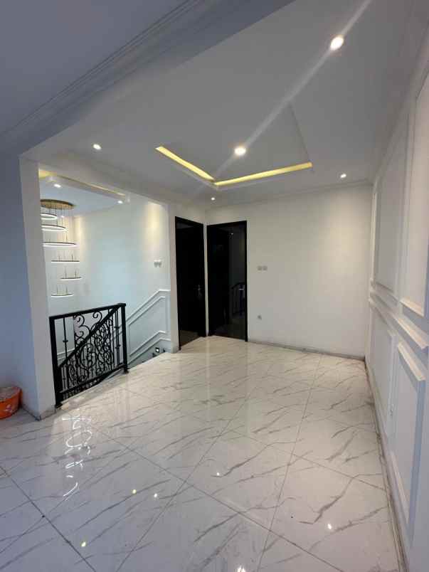 dijual rumah jagakarsa jakarta selatan