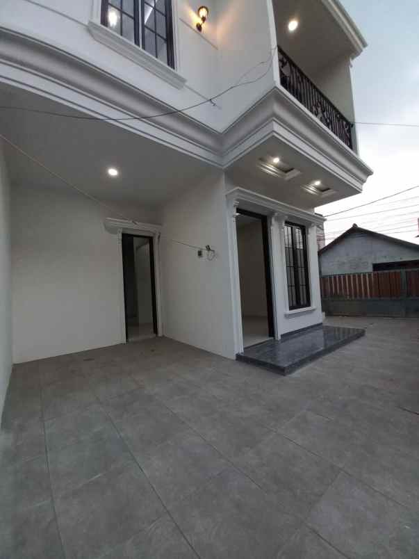 dijual rumah jalan h kocen