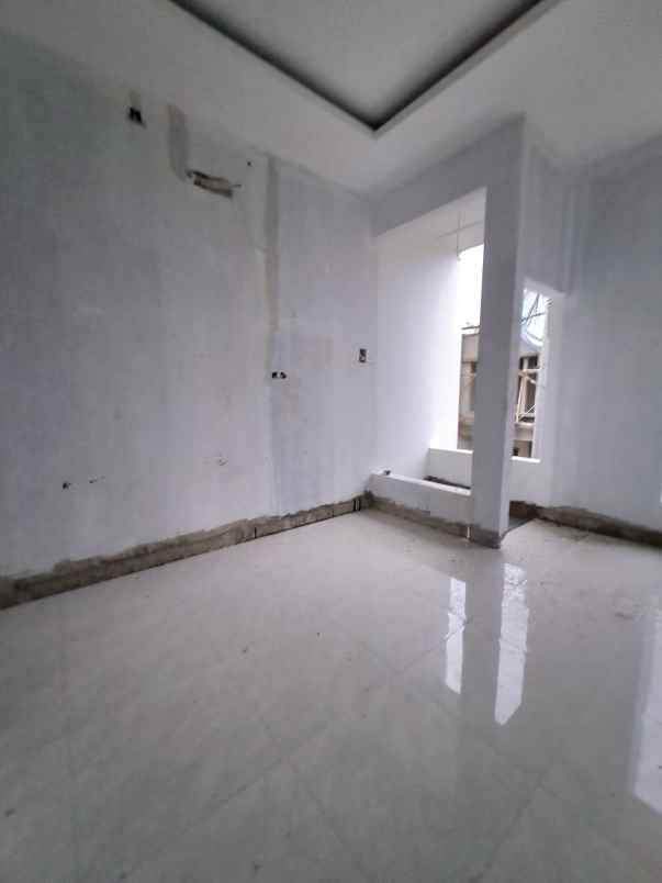 dijual rumah jalan mandor basar