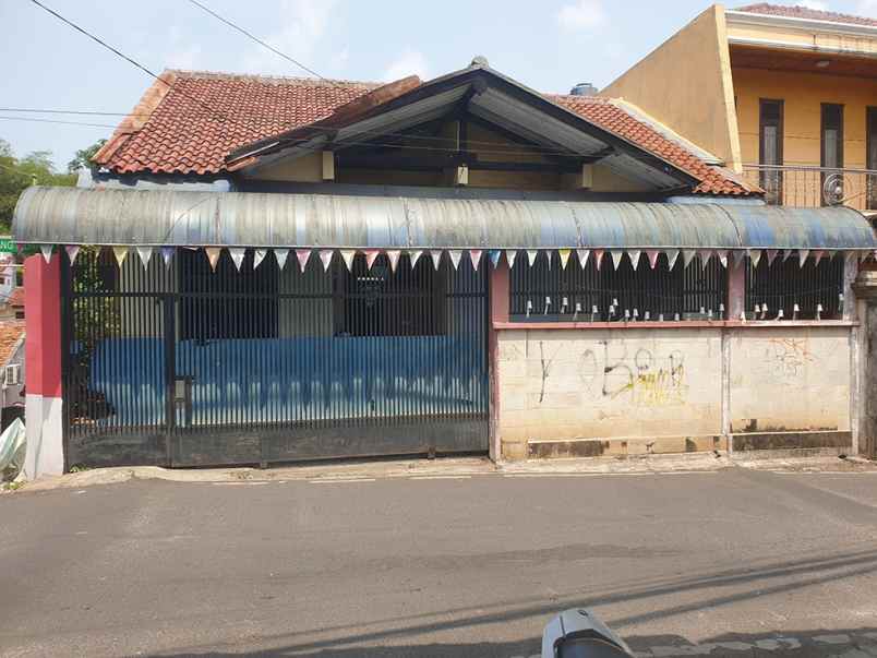 dijual rumah jalan manunggal bakti