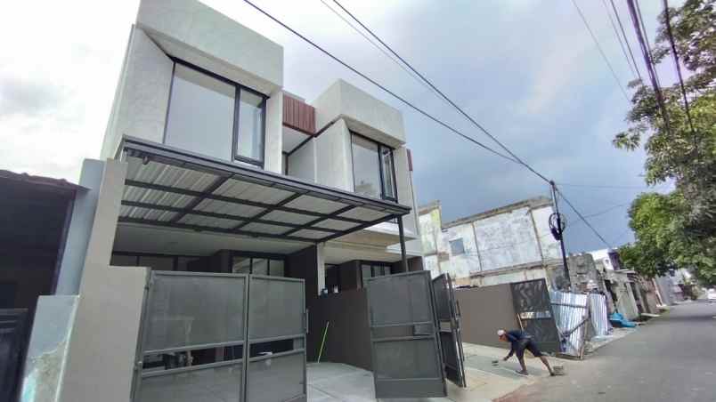 dijual rumah jalan nangka cengkareng