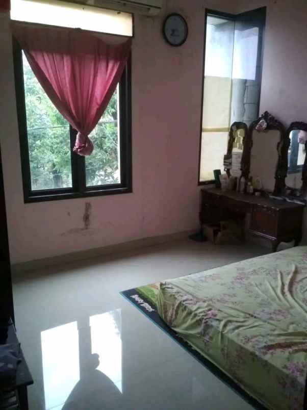 dijual rumah jalan piranha iii mampang