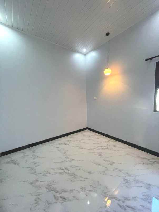 dijual rumah jalan raya arinda pondok aren