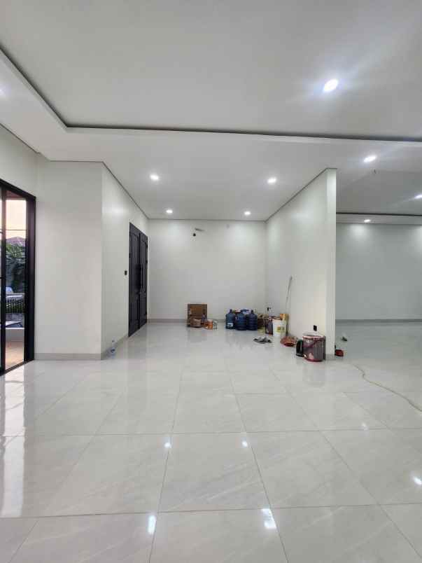 dijual rumah jalan raya cilandak