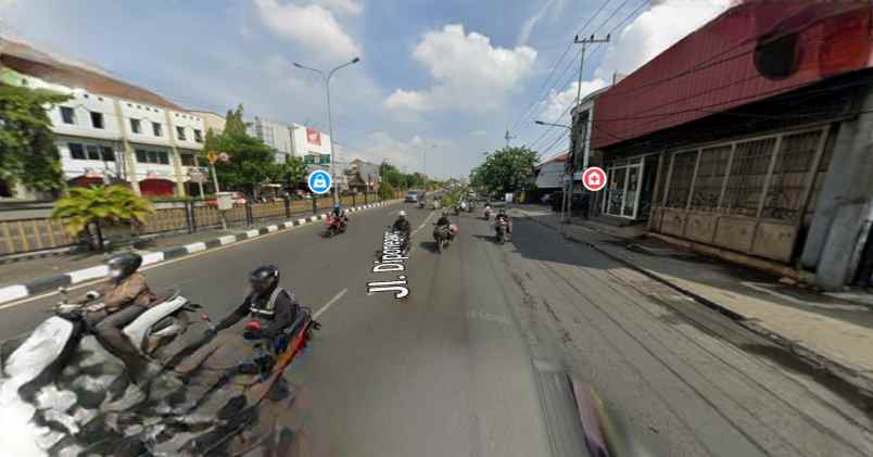 dijual rumah jalan raya diponegoro