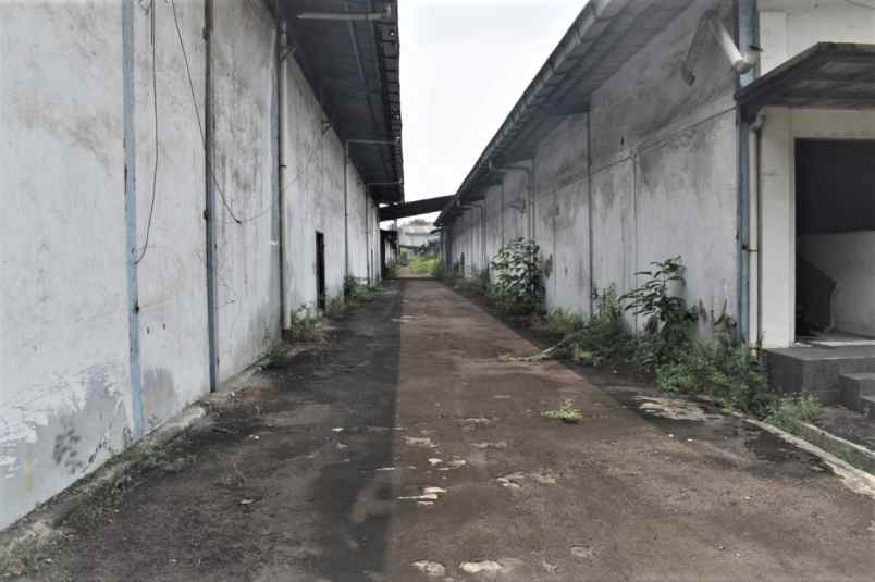 dijual rumah jalan raya kaliabang