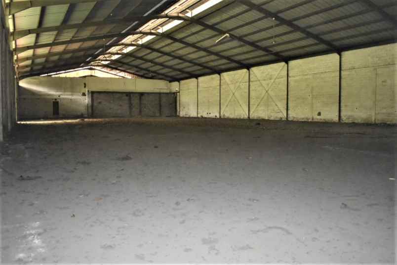 dijual rumah jalan raya kaliabang