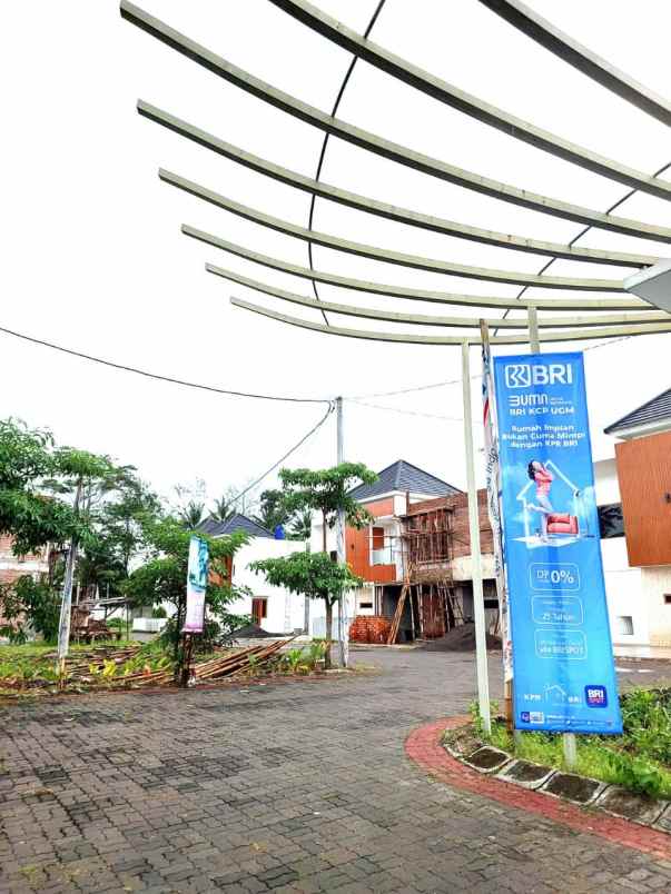 dijual rumah jalan raya tajem