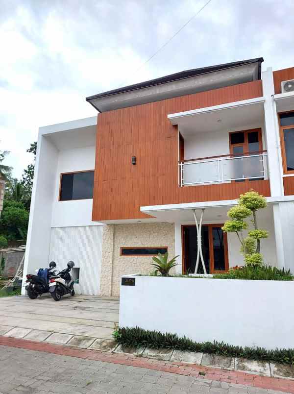 dijual rumah jalan raya tajem