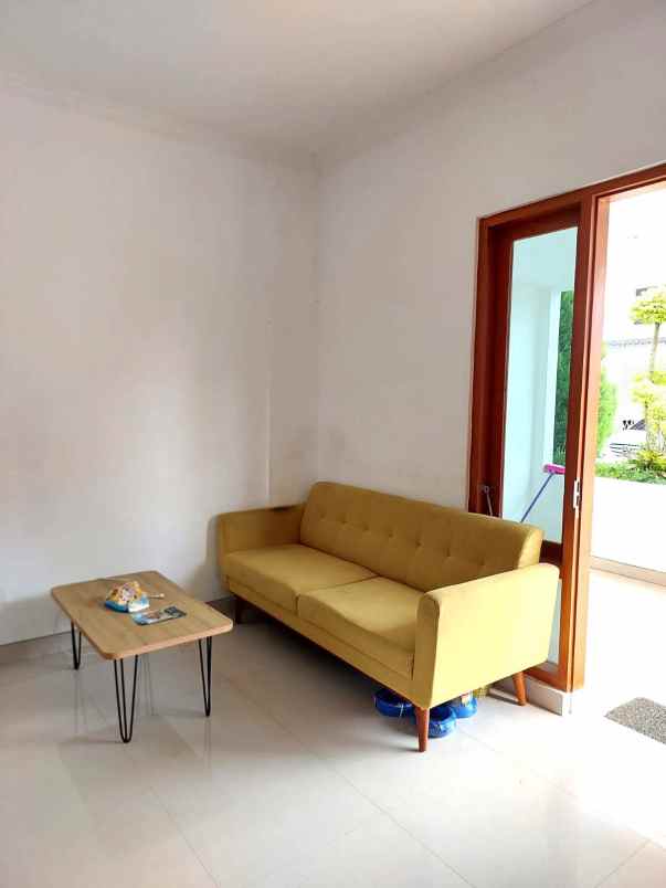 dijual rumah jalan raya tajem