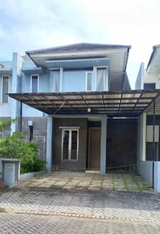 dijual rumah jalan royal residence