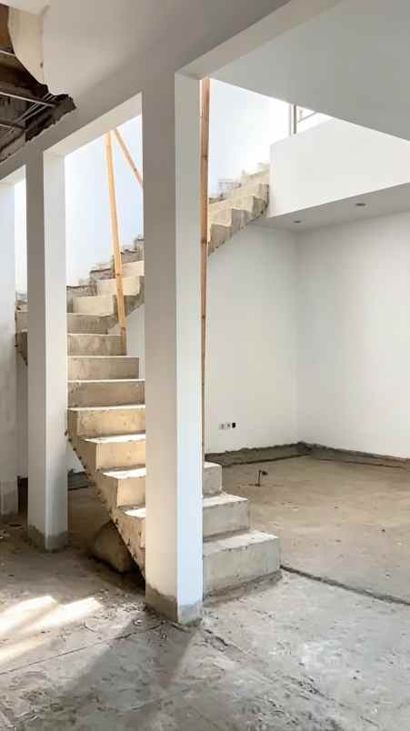 dijual rumah jgc cakung