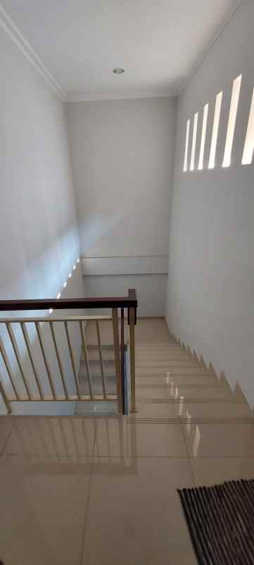 dijual rumah jl agung barat sunter
