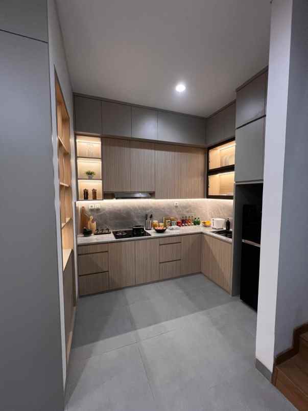 dijual rumah jl benda ciganjur