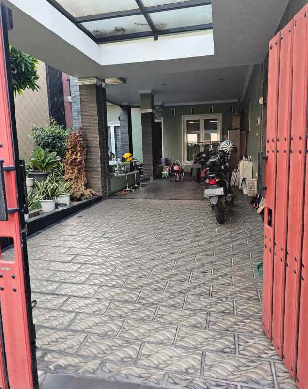 dijual rumah jl cakra wijaya cipinang