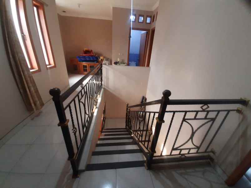dijual rumah jl cempaka ii blok c4 no 4