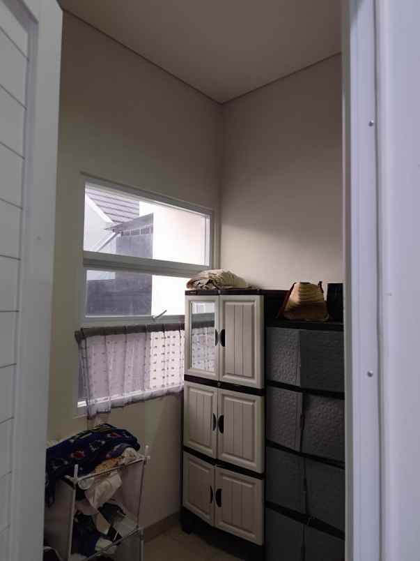 dijual rumah jl cicaranten kulon