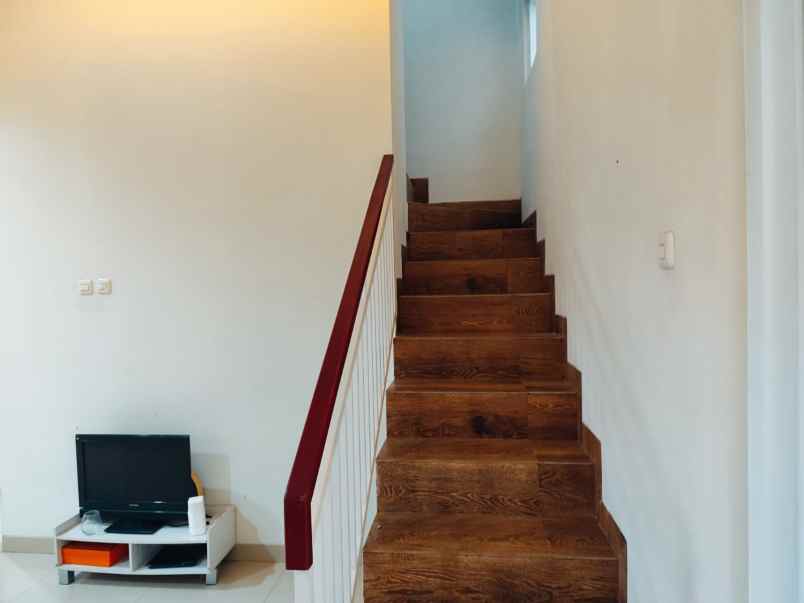 dijual rumah jl cicaranten kulon