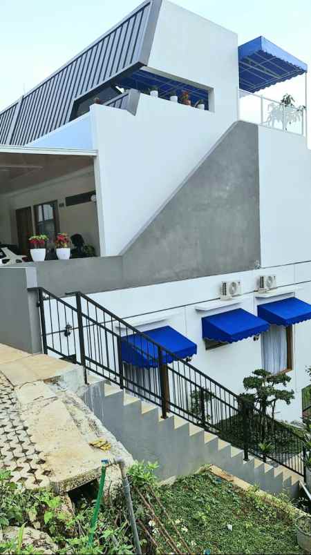dijual rumah jl cigadung