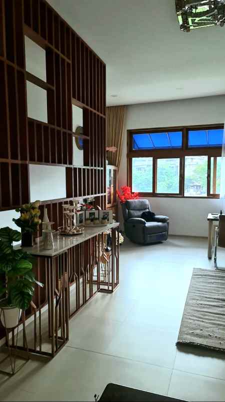 dijual rumah jl cigadung