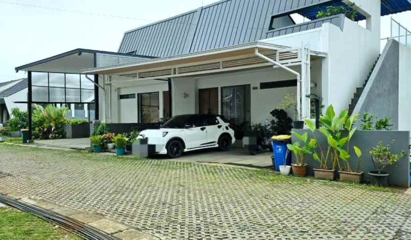 dijual rumah jl cigadung