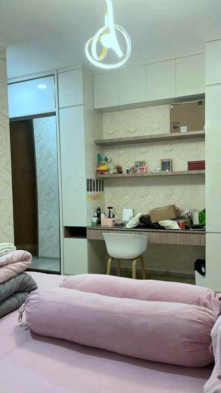 dijual rumah jl cigadung