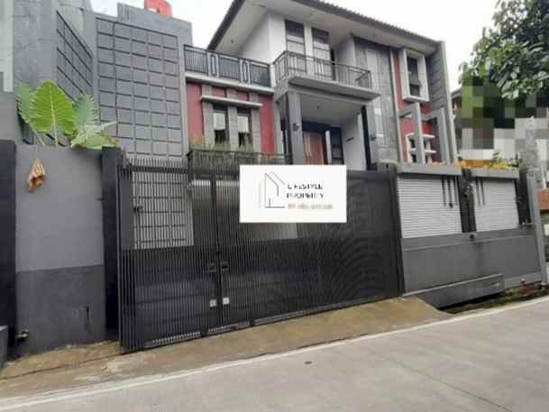 dijual rumah jl cigadung sayap dago