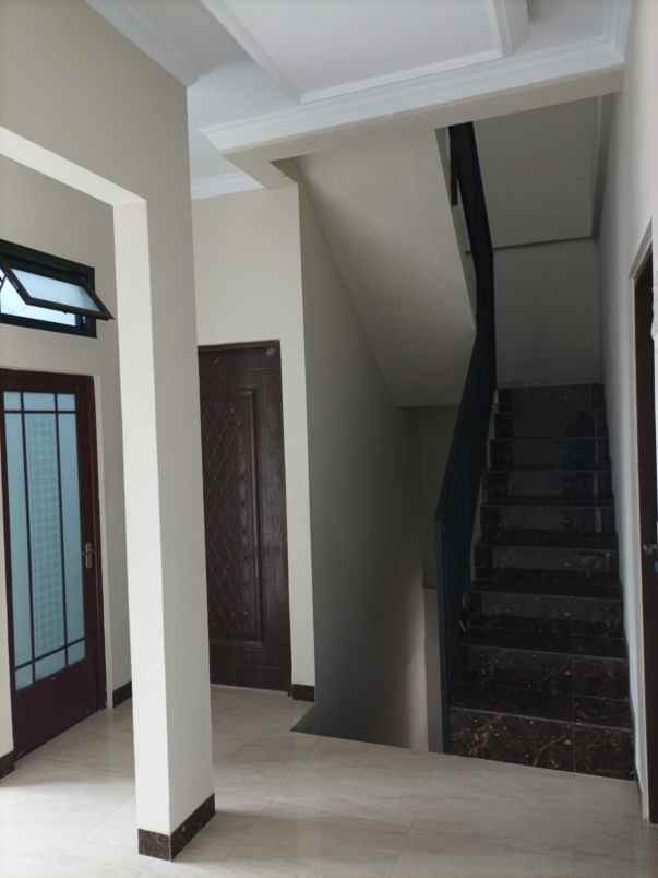 dijual rumah jl cipinang muara duren