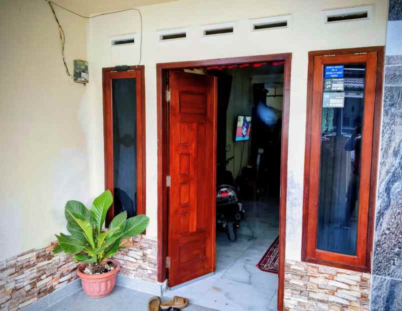 dijual rumah jl cipta karya