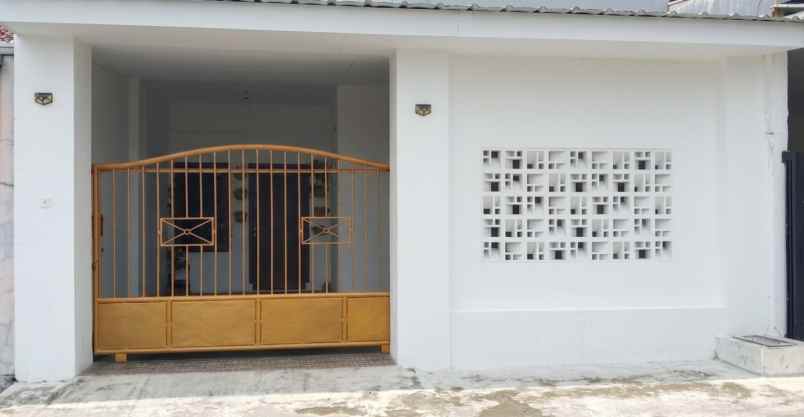 dijual rumah jl flamboyan ii