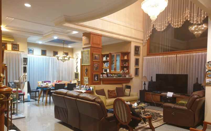 dijual rumah jl galaxi klampis asri